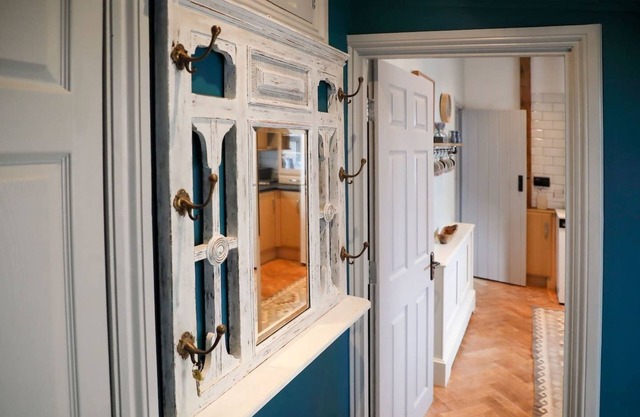 Charming 2-Bed Cottage in Milton Keynes, Sleeps 6