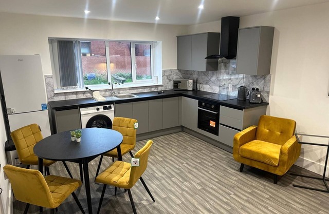 Charming 2-Bed Flat: Ideal for City Explorers