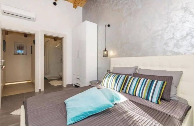 Charming 2-bedroom house in enchanting Mošćenička Draga with hot tub,WiFi, AC