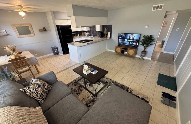 Charming 2-bedroom apartment with AC, WiFi in wonderful Smithville