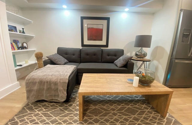 Charming 2-bedroom apartment with AC, WiFi in brilliant Washington