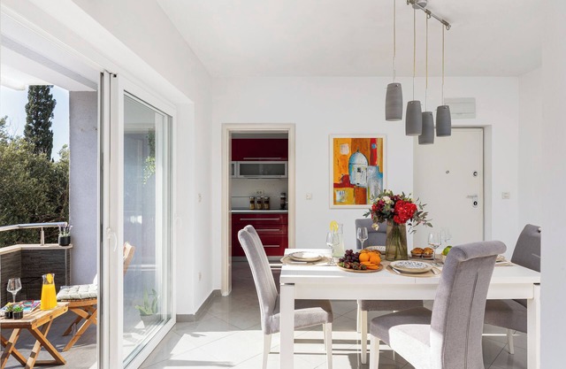 Charming 2-bedroom apartment with WiFi and AC in Dubrovnik