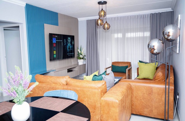 Charming 2-bedroom apartment in brilliant Sandton with WiFi