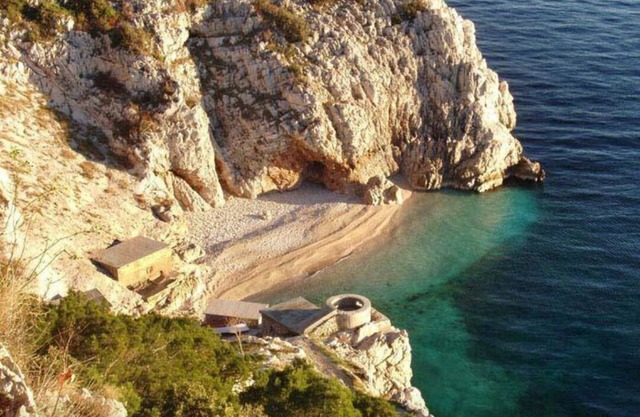 Charming 2 bedroom apartment in picturesque Brsec with WiFi AC & free parking