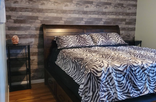 Charming 2-bedroom apt less than 10 minutes away from EWR and 25 mins from NYC