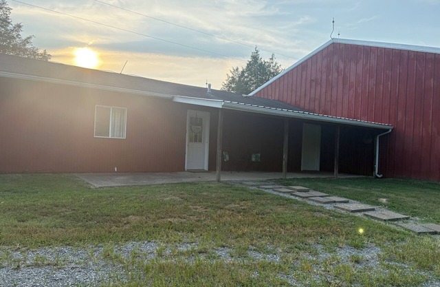 Charming 2-bedroom barn-style home nestled on 6 acres in delightful Vienna