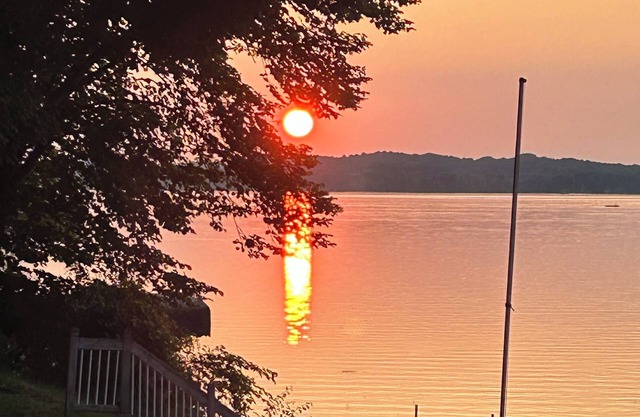 Charming 2-bedroom cabin on beautiful Lake Francis in Elysian, MN