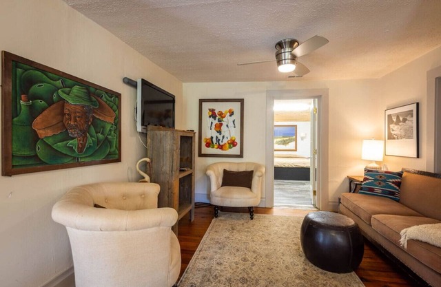 Charming 2 bedroom cottage near Asheville, NC