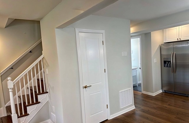 Charming 2-bedroom house with AC, WiFi in lovely Washington