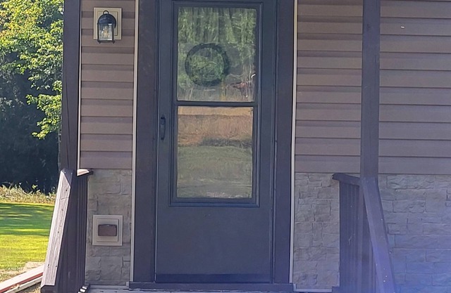 Charming 2-bedroom house in rural Sigel Pa close to state parks