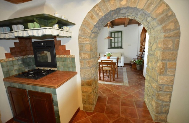 Charming 2-Bedroom Apartment for 4 Guests