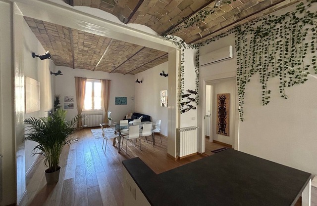 Charming 2-bedroom silent apartment with AC, WiFi in Roma