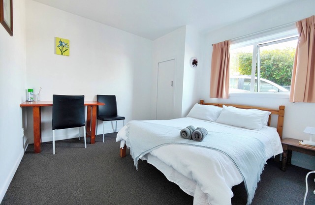 Charming 2-bedroom unit in lovely Wellington with AC, WiFi sale on now