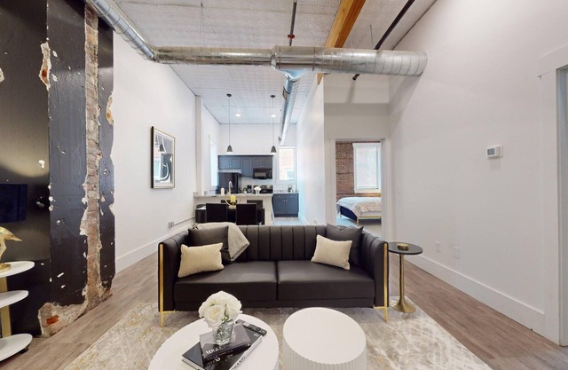 Charming 2-bedroom apartment in the Historic Downtown Grand Island
