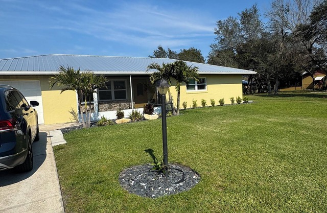 Charming 2-bedroom house with WiFi, AC in fabulous Lake Placid