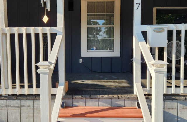 Charming 2-bedroom Craftsman bungalow in lovely San Antonio