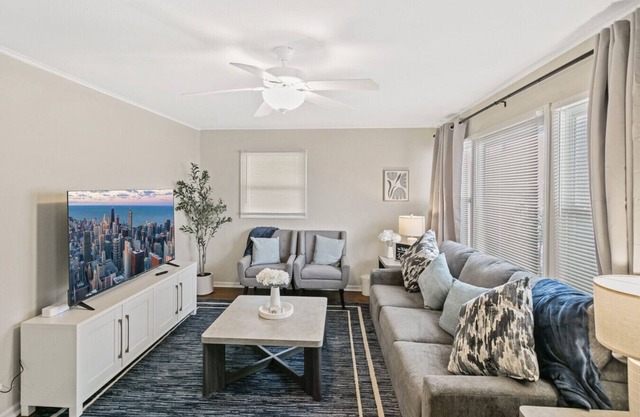 Charming 3 bed 1 story Home near Naval Base!