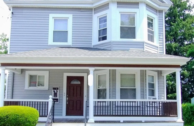 Charming 3 Bedrm-15 minutes drive to Longwood Medical Area & So Much More!