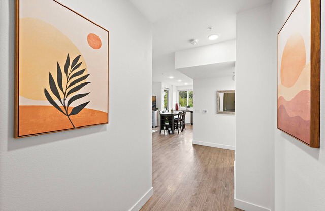 Charming 3-bedroom apartment next to Disneyland/Newport/Irvine