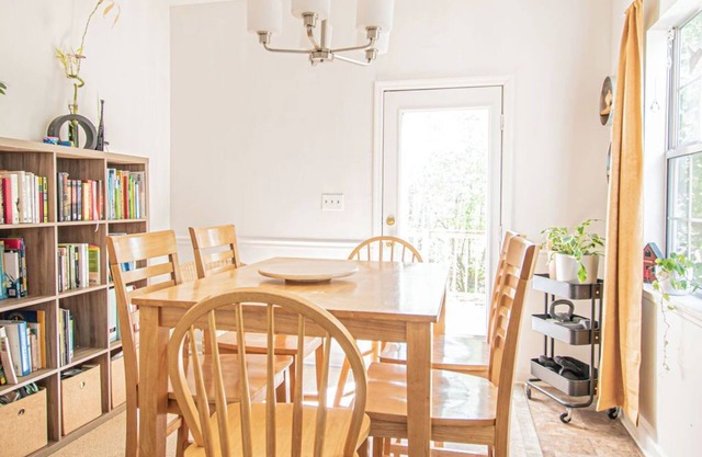 Charming 3-bedroom Charleston Row Style Home