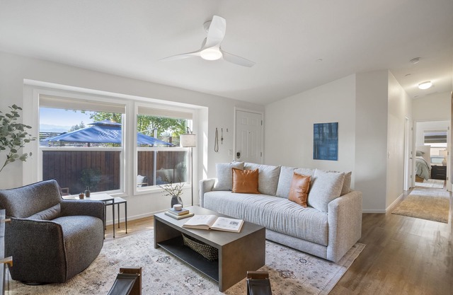 Charming 3-bedroom cottage just blocks to the Sonoma Plaza.