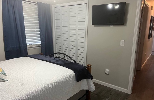 Charming 3-bedroom house in the BEAUTIFUL Golden Isles nestled on Blythe Island