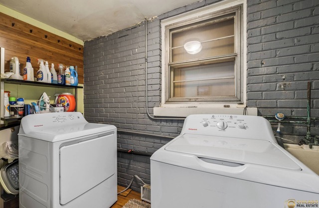 Charming 3-bedroom house with cinema room massage chair in peaceful Evanston