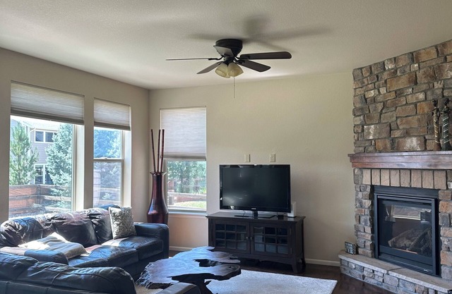 Charming 3-bedroom house in Lovely Loveland with AC