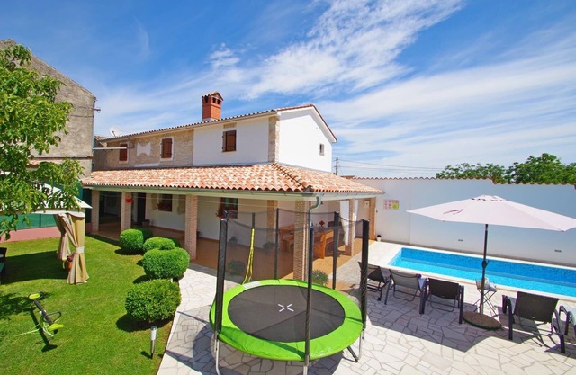 Charming 3-bedroom house with private pool and beautiful garden