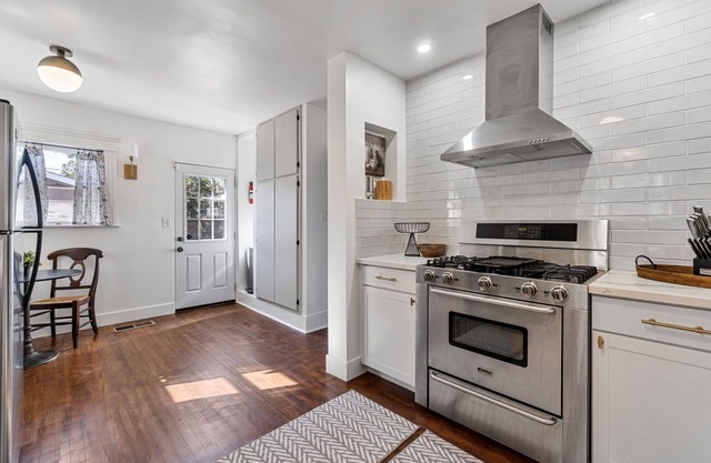 Charming 3-bedroom house with WiFi, AC in fantastic Fresno