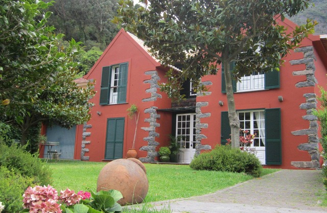 CHARMING 3-BEDROOM COTTAGE