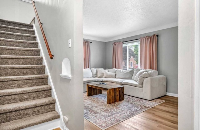 Charming 3 BR Brick Lodge in Cleveland