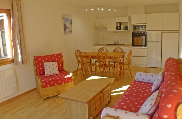 Charming 3-room apartment with pools, parking and pets allowed