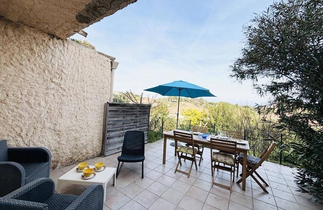 Charming 3-Room Apartment in Lumio with Terrace and Parking, 1km from Beach