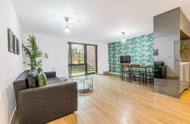 Charming 3BR Duplex in Wembley, 5 Minites to Tube