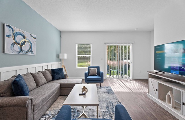 Charming 3BR Townhome Centrally located in Jacksonville