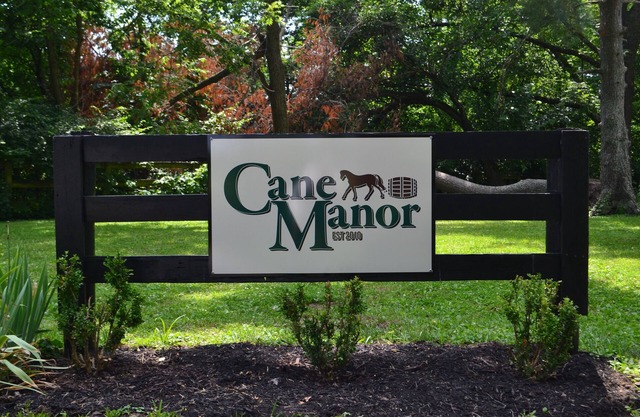 Charming 4-bedroom farmhouse in Lexington less than a mile from KY Horse Park