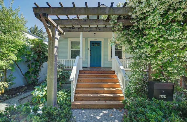 Charming 4-bedroom house at Seattle University Campus