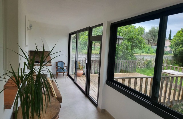 Charming 6-bedroom villa