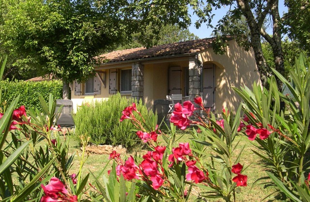 Charming air-conditioned gîte, Chauzon Ardèche méridionale
