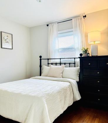 Charming and Convenient 3br 1ba apt - fully furnished and equipped - fast Internet