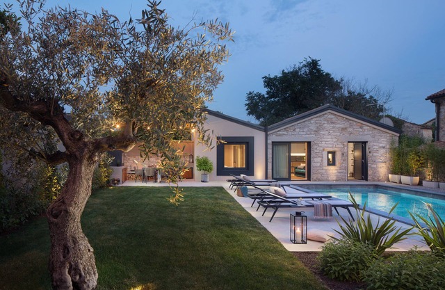 Charming and modern villa, 4 persons, pool