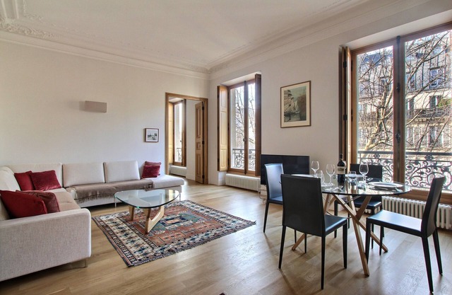 Charming and quiet 2 BD 2 BTH near Notre Dame, insurance included
