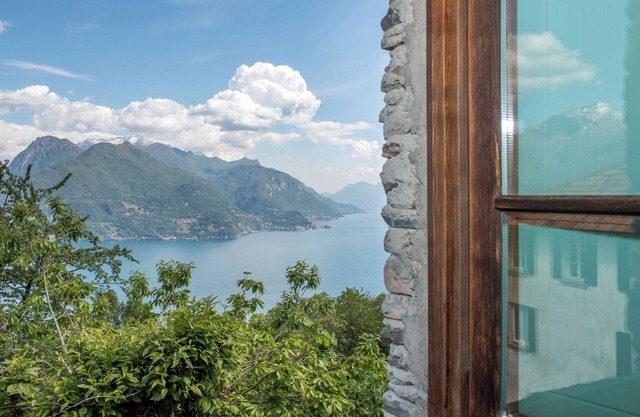 Charming And Stunning Balcony On Como Lake