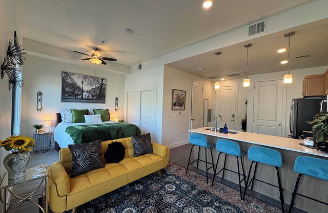 Charming apartment in superb Salt Lake City with gym - pay garage parking