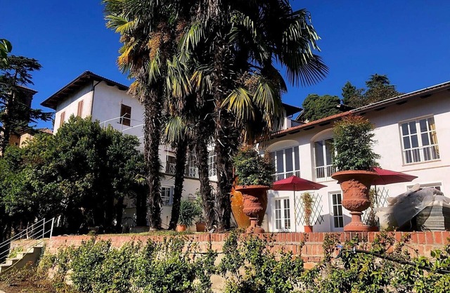 Charming apartment with swimming pool in period villa in Monferrato