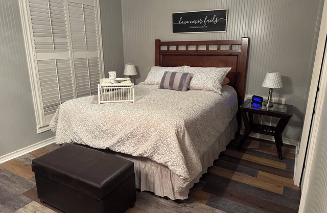 Charming barn with AC in Simms - Perfect for a secluded cozy getaway.