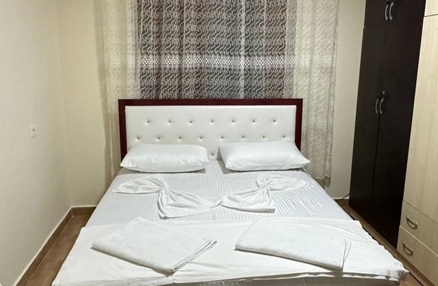 Charming bed & breakfast in tranquil Qarku i Durrësit with AC
