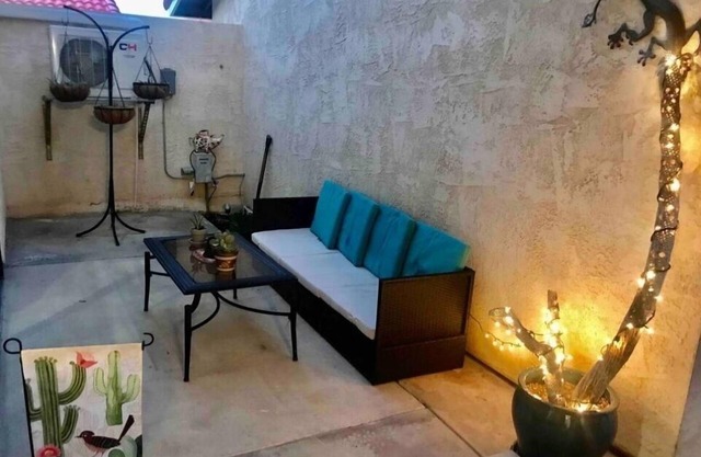 Charming bedroom in fabulous La Quinta with AC