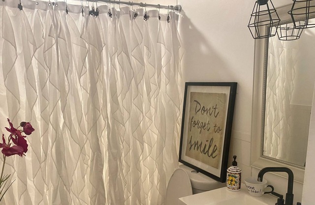 Charming Bedroom with private bath & centrally located!